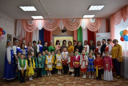 В детском саду «Колосок» прошёл праздничный концерт «Мелодия родного языка»