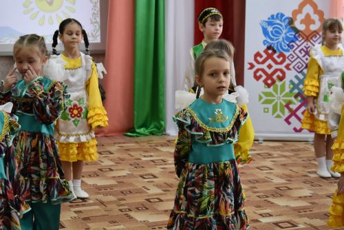 В детском саду «Колосок» прошёл праздничный концерт «Мелодия родного языка»