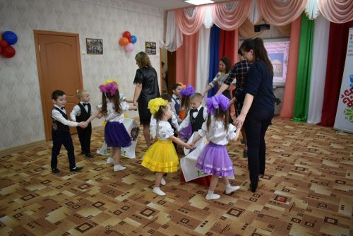В детском саду «Колосок» прошёл праздничный концерт «Мелодия родного языка»