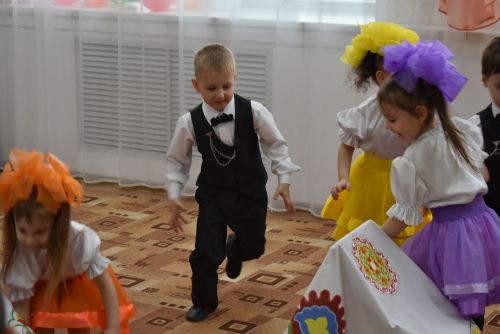 В детском саду «Колосок» прошёл праздничный концерт «Мелодия родного языка»