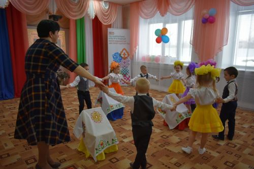 В детском саду «Колосок» прошёл праздничный концерт «Мелодия родного языка»