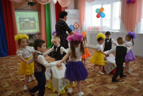 В детском саду «Колосок» прошёл праздничный концерт «Мелодия родного языка»