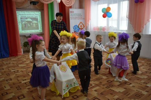 В детском саду «Колосок» прошёл праздничный концерт «Мелодия родного языка»
