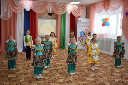 В детском саду «Колосок» прошёл праздничный концерт «Мелодия родного языка»
