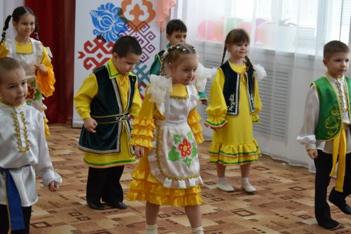 В детском саду «Колосок» прошёл праздничный концерт «Мелодия родного языка»