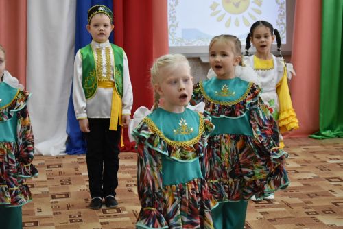 В детском саду «Колосок» прошёл праздничный концерт «Мелодия родного языка»