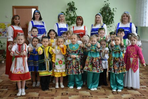 В детском саду «Колосок» прошёл праздничный концерт «Мелодия родного языка»