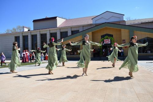 Народные гулянья по случаю празднования Красной горки прошли на главной площади Болгара