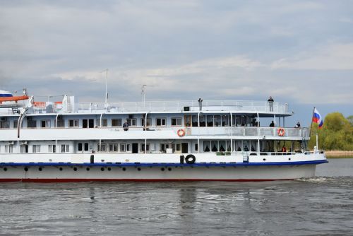 Великий Болгар встретил первый в этом году туристический теплоход