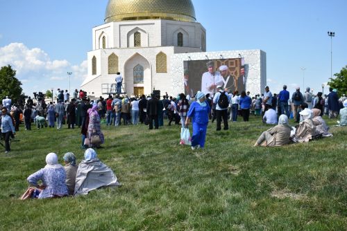 В Болгаре отметили дату официального принятия ислама в Волжской Булгарии традиционным «Изге Болгар жыены»