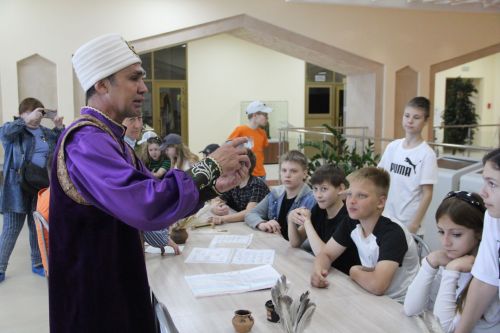 Мастер-класс по арабской каллиграфии на Изге Болгар Жыены