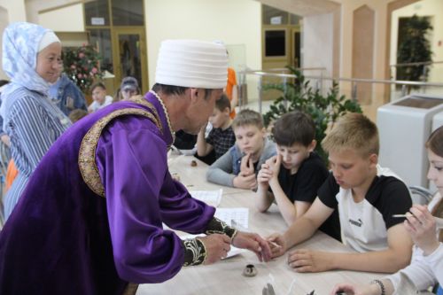 Мастер-класс по арабской каллиграфии на Изге Болгар Жыены