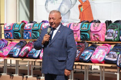 В первой городской школе прошла традиционная благотворительная акция «Помоги собраться в школу»