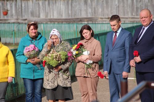Мемориальную доску в память о погибшем участнике спецоперации открыли в Болгаре
