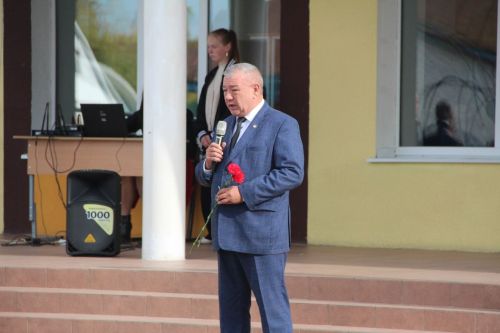 Мемориальную доску в память о погибшем участнике спецоперации открыли в Болгаре