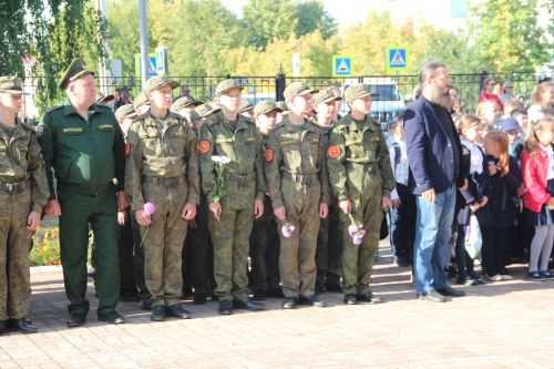 Открытие мемориальной доски в память о Кавалере Ордена Мужества Раисе Зиннатуллине в Болгарской кадетской школе-интернате им. П.А.Карпова