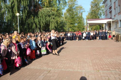 Открытие мемориальной доски в память о Кавалере Ордена Мужества Раисе Зиннатуллине в Болгарской кадетской школе-интернате им. П.А.Карпова
