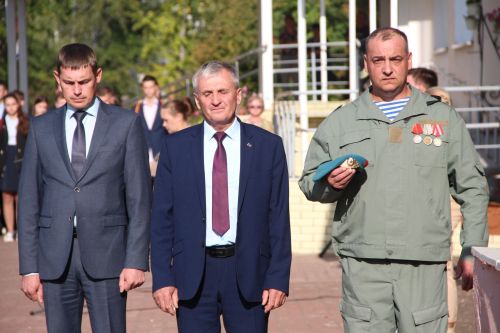 Открытие мемориальной доски в память о Кавалере Ордена Мужества Раисе Зиннатуллине в Болгарской кадетской школе-интернате им. П.А.Карпова
