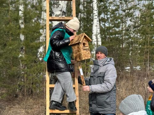 В Болгаре прошла акция "Не оставим без дворца ни пичужки, ни скворца"