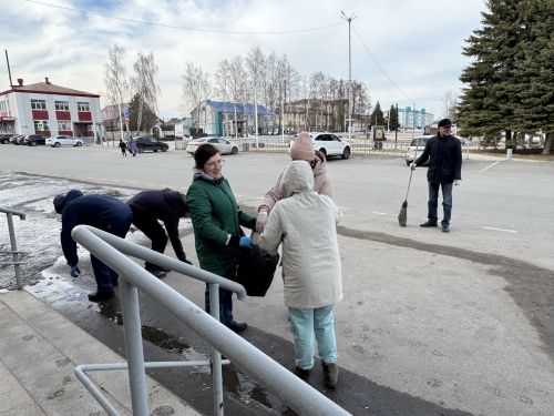 Сотрудники администрации и исполкома Спасского района вышли на субботник