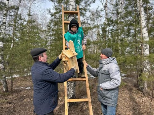 В Болгаре прошла акция "Не оставим без дворца ни пичужки, ни скворца"