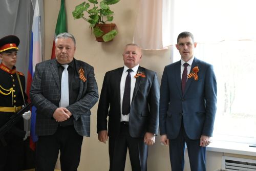 В Болгарской школе для детей с ОВЗ появилась «Стена памяти», посвящённая погибшим участникам СВО