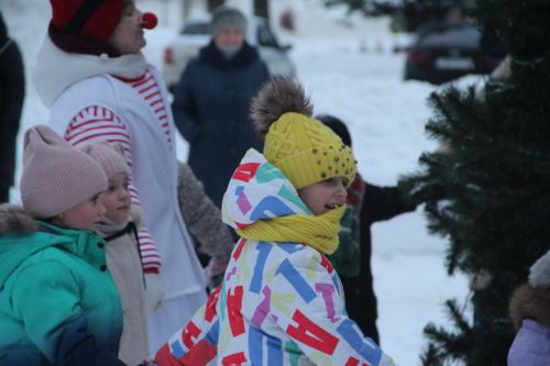 Новогоднее представление состоялось около Центральной библиотеки Болгара