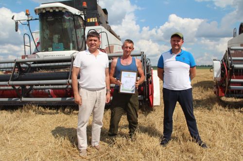 В Спасском районе чествовали лучших комбайнеров