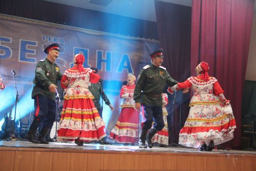 Фестиваль поисковой и военно-патриотической песни "Река Бездна- 2026" собрал на сцене Никольского СДК десятки артистов