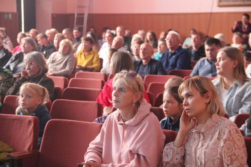 Фестиваль поисковой и военно-патриотической песни "Река Бездна- 2026" собрал на сцене Никольского СДК десятки артистов