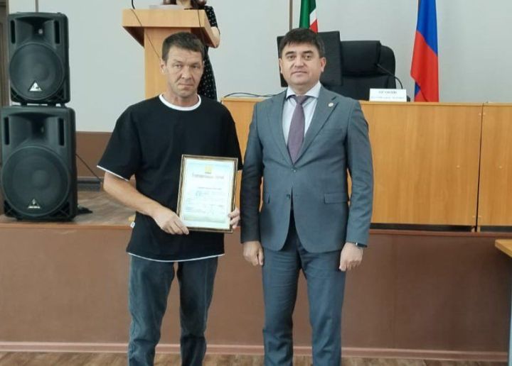 В Спасском районе наградили передовиков строительной и дорожной отрасли