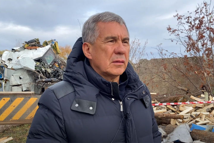 В Мензелинский район на место падения самолёта приехал Президент РТ