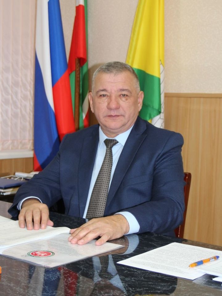 Поздравление главы Спасского района Фаргата Мухаметова&nbsp;с Новым годом