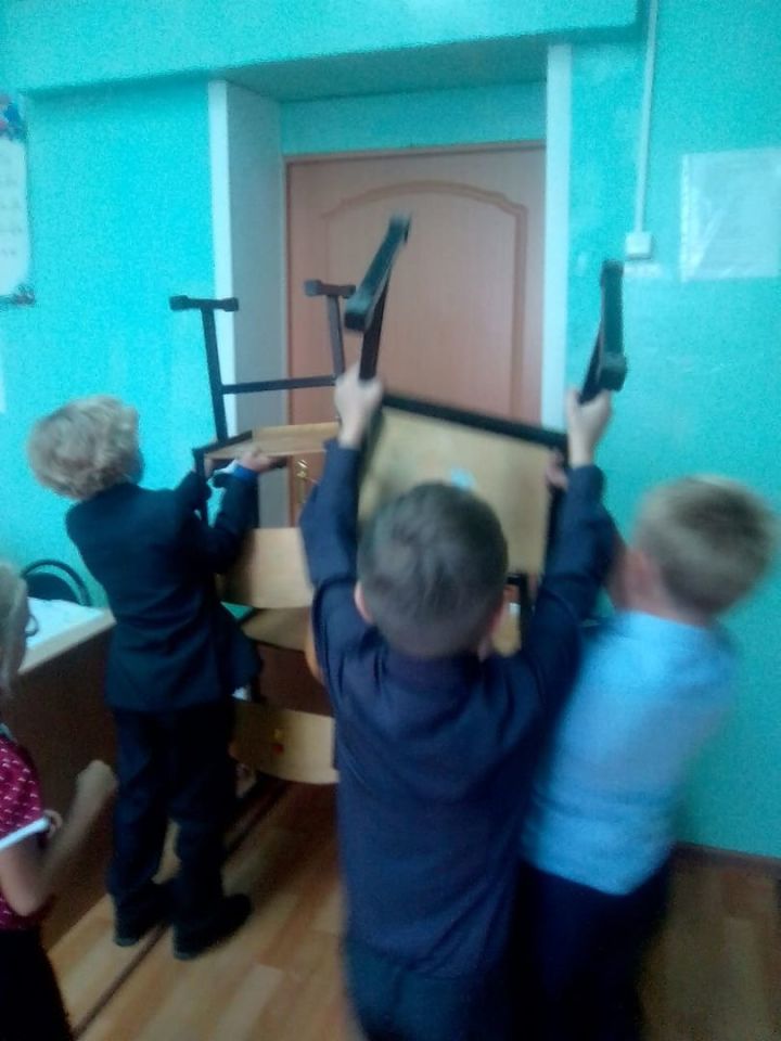 В Бураковской сельской школе прошли учения в рамках антитеррористической безопасности