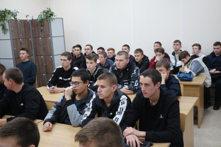Спасские студенты встретились с представителями духовенства