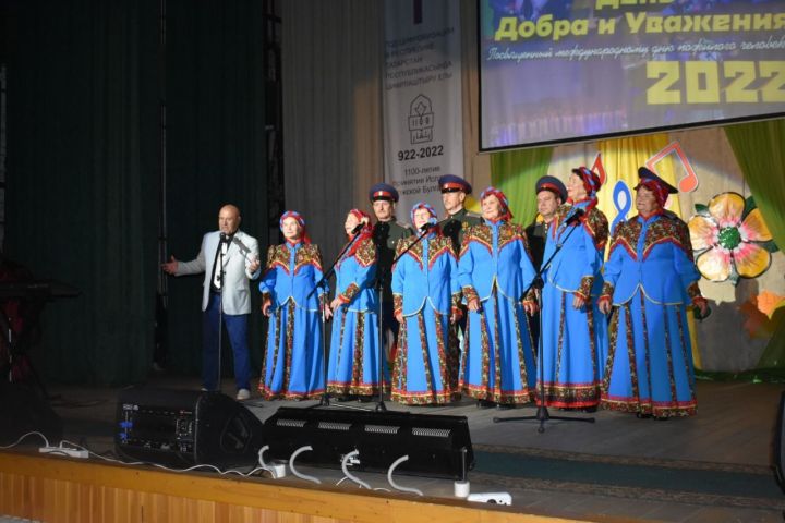 В районном Доме культуры прошёл праздничный концерт ко Дню пожилых людей