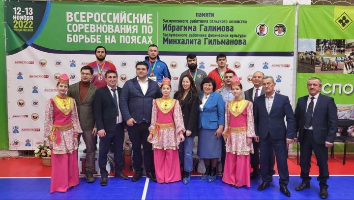 Борец Ришат Сагиров занял первое место во Всероссийских соревнованиях по на поясах