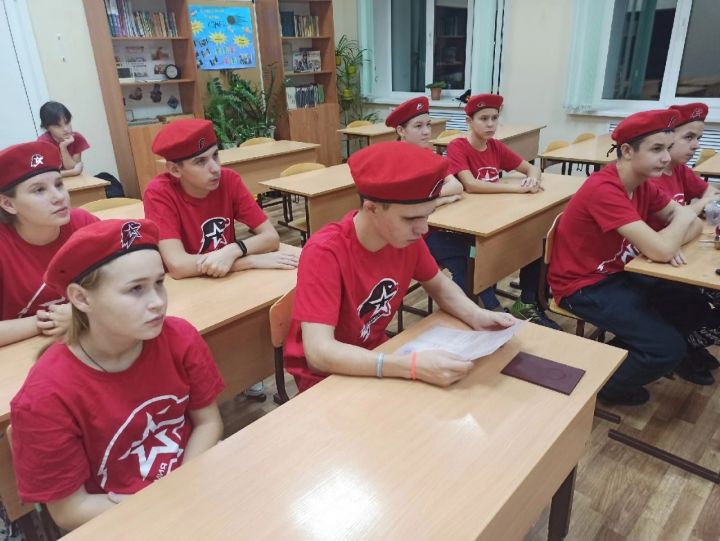 В Болгарской санаторной школе-интернате провели урок по профориентации для детей
