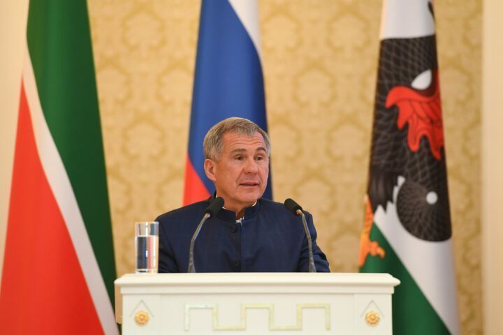 Рустам Минниханов подписал закон о бюджете Республики Татарстан на 2023 год