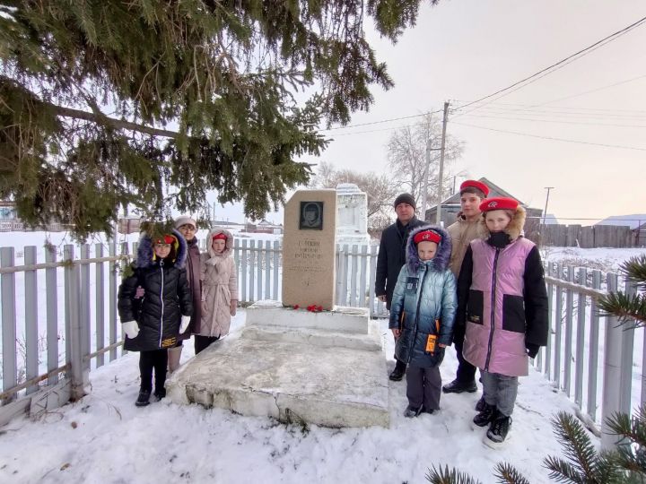 Ученики Антоновской школы почтили память Героев Отечества