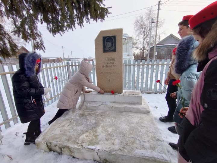 Ученики Антоновской школы почтили память Героев Отечества