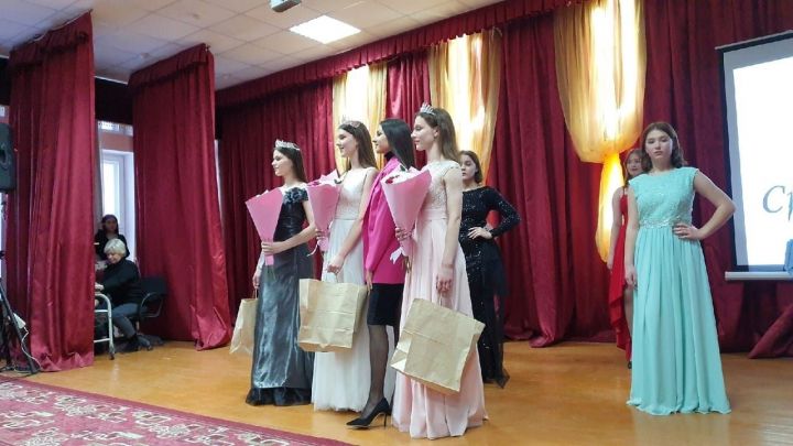 Во второй школе прошёл финал конкурса Мисс «Спасское сияние»