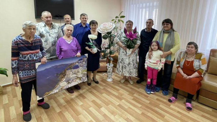Спас картлар һәм инвалидлар йортында кунаклар булып китте