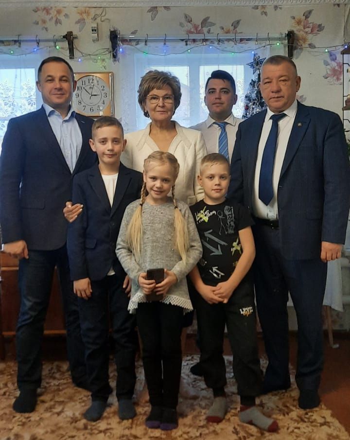 Дети мобилизованного из Спасского района получили подарки от Татьяны Ларионовой