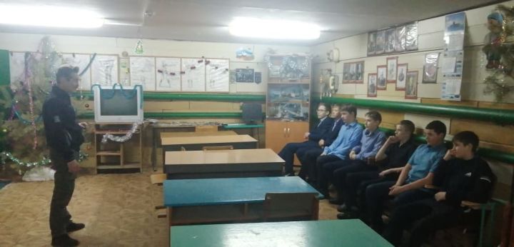 Юнармейцы первой городской школы посетили стрелковый тир ДОСААФ 