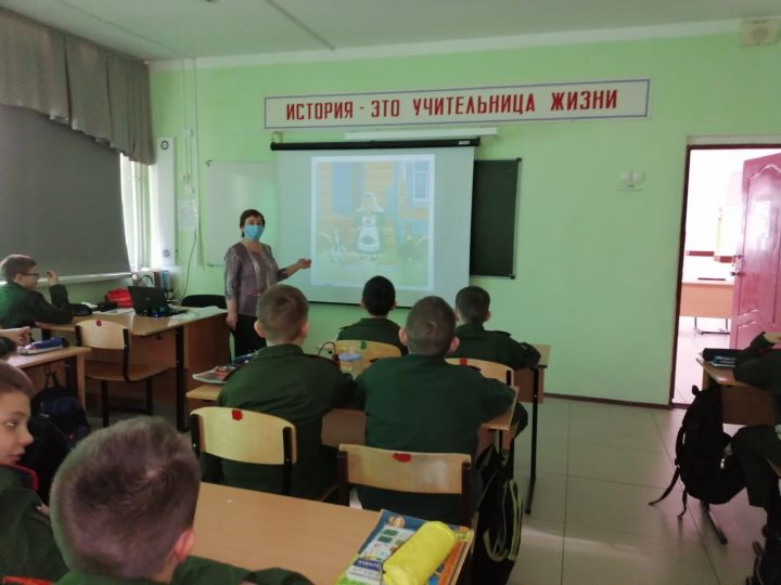 Ученикам Болгарской кадетской школы рассказали об Абдулле Алише