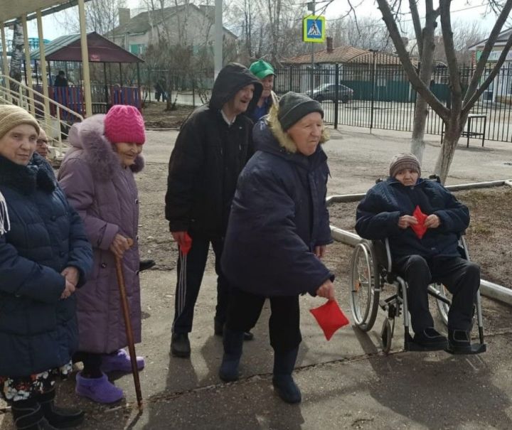 В Спасском доме-интернате для престарелых и инвалидов провели день татарских народных игр