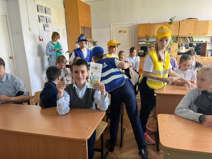 Автоинспекторы Болгара посетили Полянскую школу