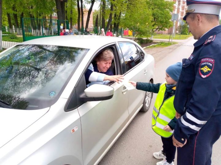 В Татарстане автоинспекторы проводят акцию «Ребёнок - главный пассажир!»