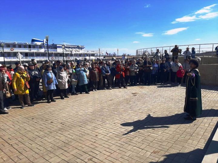 Болгар Елга вокзалы причалына беренче теплоход тукталды